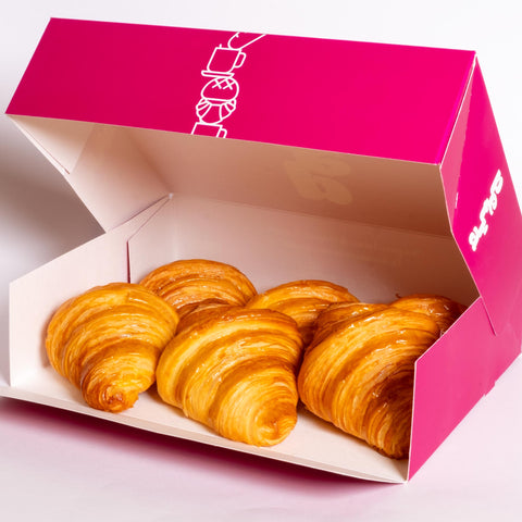 Caja pequeña de croissants