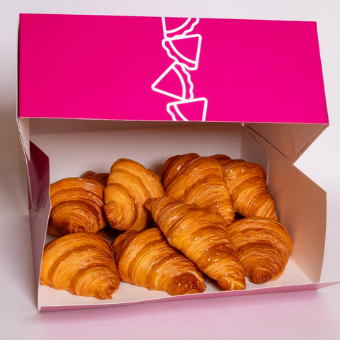 Caja mediana de croissants