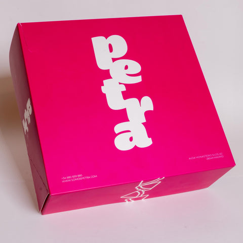 Caja pequeña de croissants